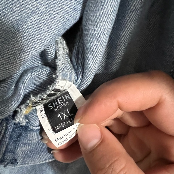 Shein Curve - 1XL Jean Jacket Cropped - Picture 2 of 3
